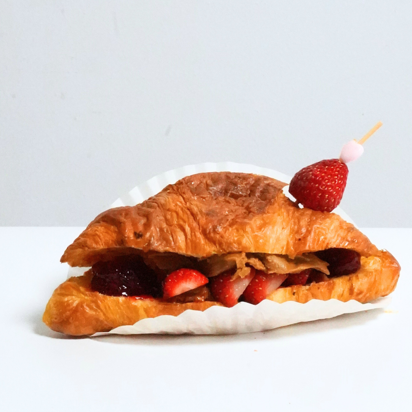 Biscoff Strawberry Main Croissant (Box of 4)